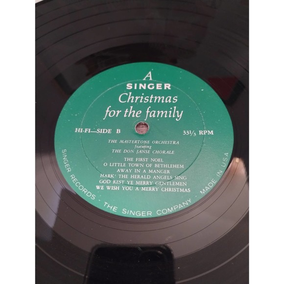 Christmas Music A Singer Christmas for the Family Vintage 1963 Vinyl Record - Picture 4 of 5